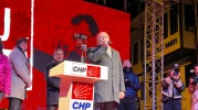 Utku Çakırözer'den CHP mitinginde demokrasi vurgusu