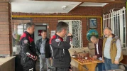 ‘Camide kavga var’ diye gelen ekibini şiir ve dua ile karşıladılar