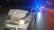 Eskişehir’de Tıra Arkadan Çarpan Otomobilin Sürücüsü Yaralandı