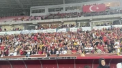 Eskişehirspor Şampiyonluğu Kutladı: Statta Siyah-Kırmızı Coşku