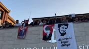 Mahmut Tanal’dan rektörlüğe sert tepki: “Bayrağı ben asarım”
