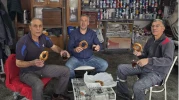 Faruk Güler esnafla çay simit hesabı yaptı