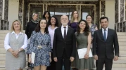 Ebeler, Sağlık Müdürü Doç. Dr. Yaşar Bildirici tarafından belgelerini aldılar