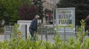 Gökmeydan durağında açık kapı fırsatçılığı: Arızalanan kapıdan biletsiz geçiş yapılıyor