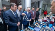 Vali Aksoy, kas hastası çocuk için düzenlenen panayıra katıldı