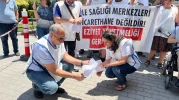 Eskişehir'de sağlık çalışanları maaş kesintilerini protesto etti: Bordroları yaktılar
