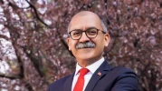 "Camın ötesi soğuk ama Ekrem Başkan’ın bakışları meydanları ısıtıyor"