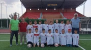 Ünlü’den minik futbolculara moral ziyareti