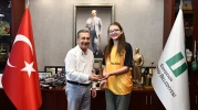 Tepebaşı’nın Yıldızı Parladı: Hacer Beren Kıraç VakıfBank’ta