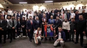 Bakan Bayraktar, Anadolu Üniversitesi’nde gençlerle buluştu