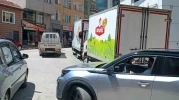 Toptancı Araçları Trafiği Felç Etti: Sürücüler Çözüm Bekliyor