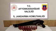 “Afyon’da Devriye Durdurdu: Araçtan Cephanelik Çıktı!”
