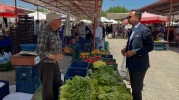 Sinanpaşa Pazarı’nda Samimi Buluşma: Kaymakam Esnafla El Sıkıştı