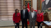 Kaymakam Emrah Aslan, Avrupa ikincisi güreşçiyi makamında ağırladı