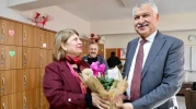 Nuray Karalar kimdir, kaç yaşında, aslen nereli, ne iş yapıyor ve Zeydan Karalar ile evli mi? Öğretmenlik mesleği, çocukları ve özel yaşamı