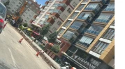 Eskişehir’de şehir içi ulaşımın önemli noktalarından biri olan Atatürk Bulvarı, Vali Ali Fuat Güven Bulvarı ve Dr. Sadık Ahmet Bulvarı’nın kesişim noktasında kavşak düzenleme çalışmaları başladı.