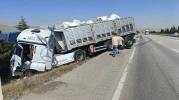 Tırın çarptığı kamyonet şarampole yuvarlandı: 1 yaralı