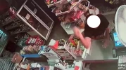 Dondurma iadesini kabul etmedi, pala ile saldırıya uğradı