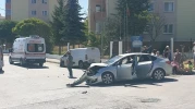 Eskişehir’de Vadişehir Dörtyolunda Maddi Hasarlı Kaza