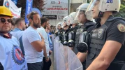 Barikat Engel Oldu, TÜRK-İŞ Taleplerini Yunusemre Caddesi’nden Seslendirdi