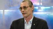 Erdal Beşikçioğlu Kimdir, aslen nereli, kaç yaşında? Sanat ve Siyaseti Buluşturan İsim