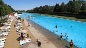 Eskişehirliler yapay plajda serinledi, olimpik havuzda yüzdü