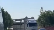 Teksan Sanayi Önünde Maddi Hasarlı Kaza: Yol Trafiğe Kapatıldı