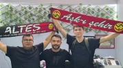 Genç Esnaftan Eskişehirspor Taraftarına Kulaklık Hediyesi