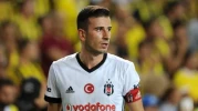 Oğuzhan Özyakup Kimdir? Beşiktaş Kaptanlığından Milli Takıma