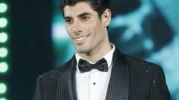 Özkan Türkmez Kimdir? Manhunt International’da Türkiye’yi Temsil Eden Genç Modelin Hikayesi
