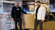 Gardıroptan Seyyar Tezgah: İki Arkadaş Tost ile Gelir Elde Ediyor