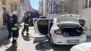 Park halindeki otomobilde yangın çıktı