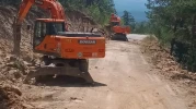 Mihalıççık’ta Yol Çalışmaları Sürüyor