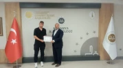 Alman Vatandaşı Kütahya’da Müslüman Oldu, "Kerem" İsmini Aldı