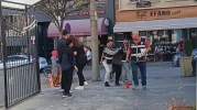 Karısına sokak ortasında saldıran cani adliye'ye sevk edildi