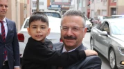 Vali Aksoy’tan Evde Eğitim Alan Özel Kardeşlere Ziyaret