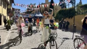Süslü kadınlar Eskişehir’de pedalladı