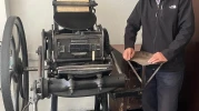 Sivrihisar’da Yıllara Meydan Okuyan Matbaa Baskı Makinesi