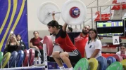 Türkiye’nin genç haltercileri Eskişehir’de madalya için yarışıyor