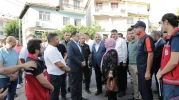 Vali Işın deprem sonrası Simav’da vatandaşlarla bir araya geldi