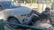 Yayalara Yol Vermek İçin Duran Motosiklete Otomobil Çarptı