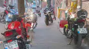 Eskişehir’de kaldırımlar motosiklet parkına dönüştü