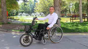 30 yıl önce felç kaldı, tekerlekli sandalyesini kendi imkanlarıyla hızlandırdı