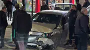 Dadaşkent'te seyir halindeki otomobilin direksiyonu kilitlenince zincirleme kaza yaşandı