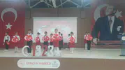 Eleşkirt'te Cumhuriyet coşkusu minik öğrencilerin performansıyla taçlandı