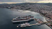Kuşadası Limanı'nda kruvaziyer hareketliliği: 6 bin turist şehre giriş yaptı