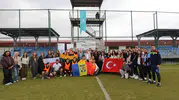 Erzurum'da Avrupa ve Türkiye karmaları dostluk için sahaya indi
