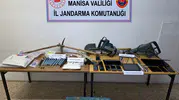Gördes'te define avcılarının patlayıcı düzeneği jandarma operasyonuyla çökertildi