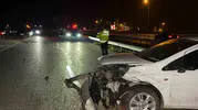 Düzce'de direksiyon hakimiyeti kayboldu: Bariyerlere çarpan otomobilde bir kişi yaralandı