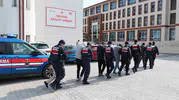 Bilişim ağı üzerinden vurgun yapan şebekeye 6 ilde jandarma darbesi